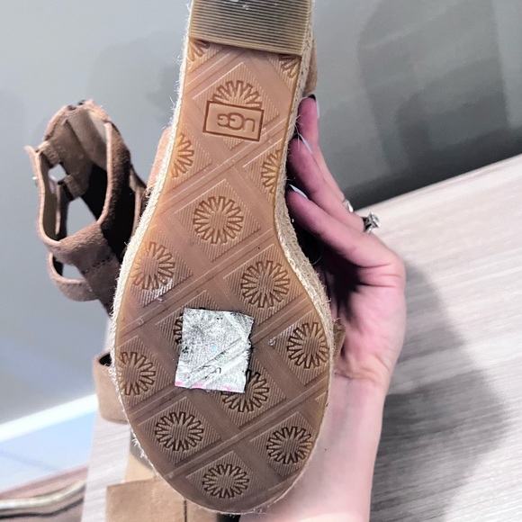 UGG tan wedges - Picture 4 of 4